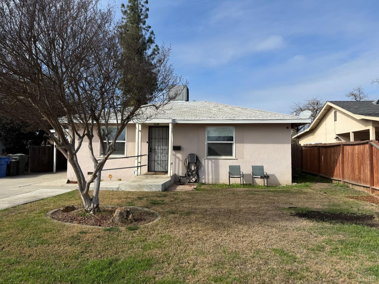 1212 N 11th Ave, Hanford, CA 93230