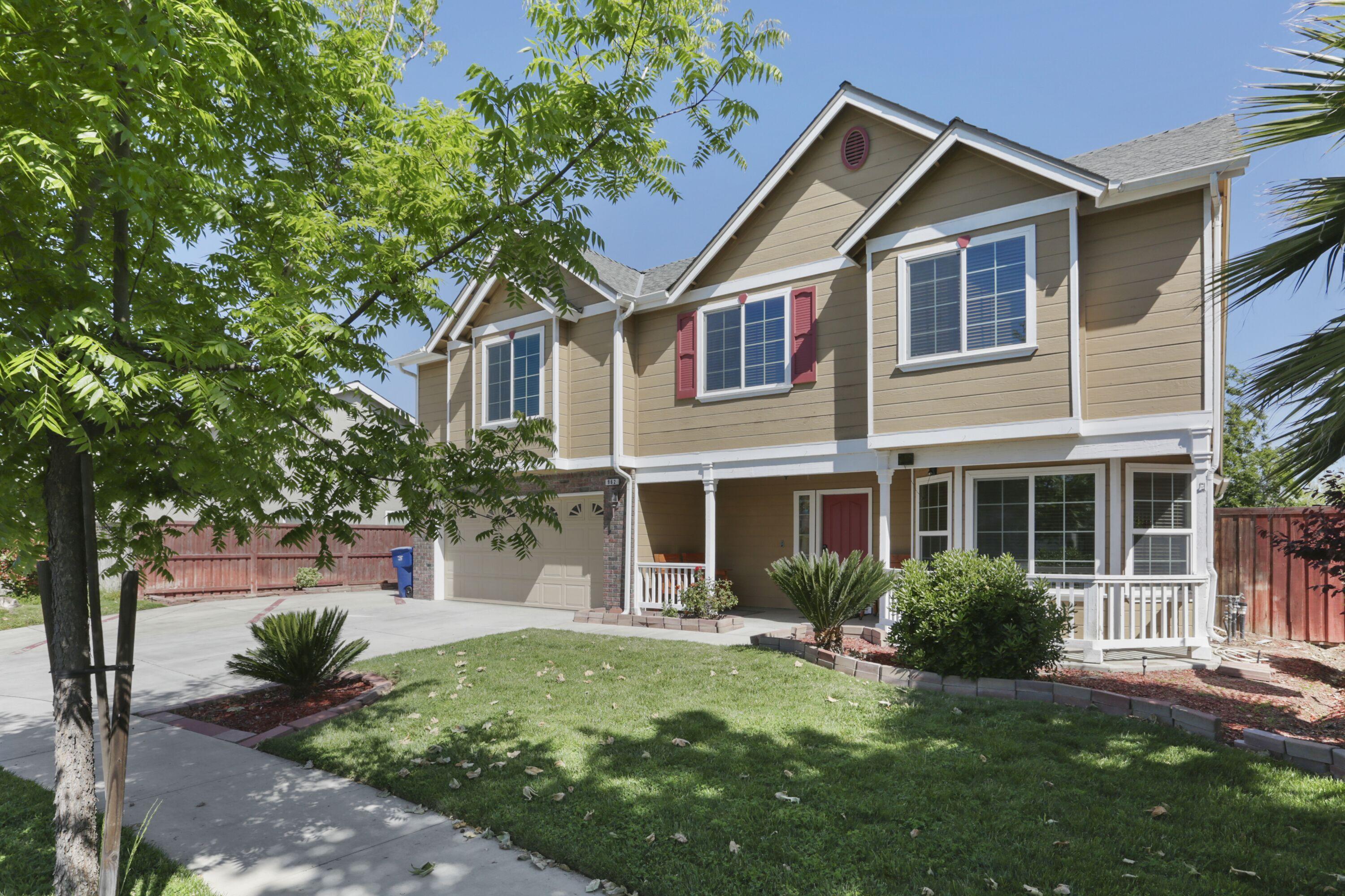 London Properties Lemoore Real Estate | 962 Tranquility Ct