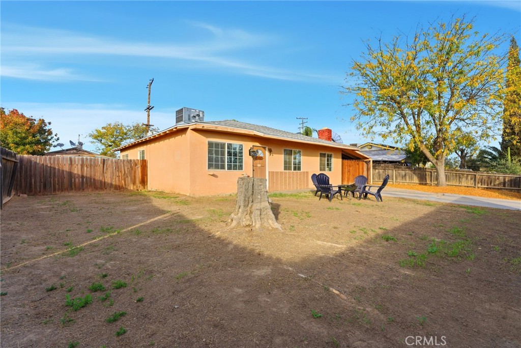 404 San Madina, Hanford, CA 93230