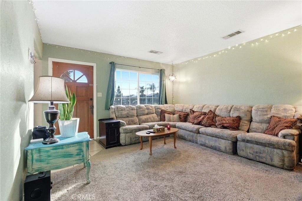 404 San Madina, Hanford, CA 93230