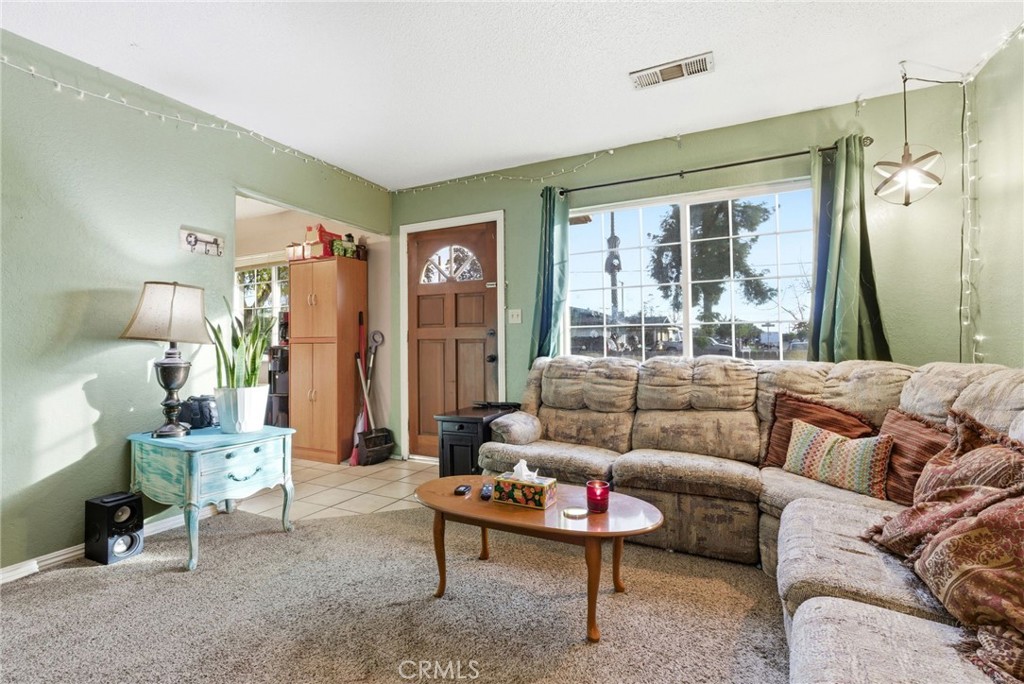 404 San Madina, Hanford, CA 93230