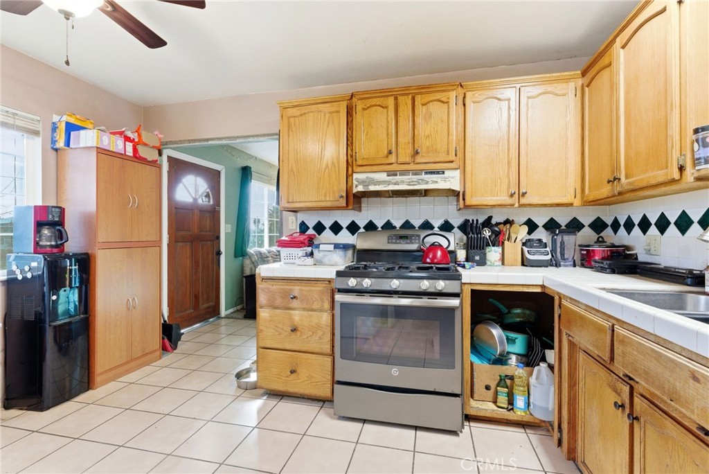 404 San Madina, Hanford, CA 93230