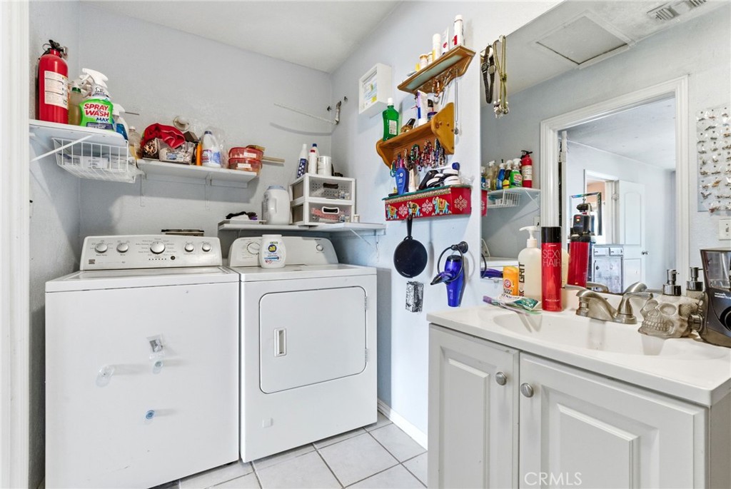 404 San Madina, Hanford, CA 93230