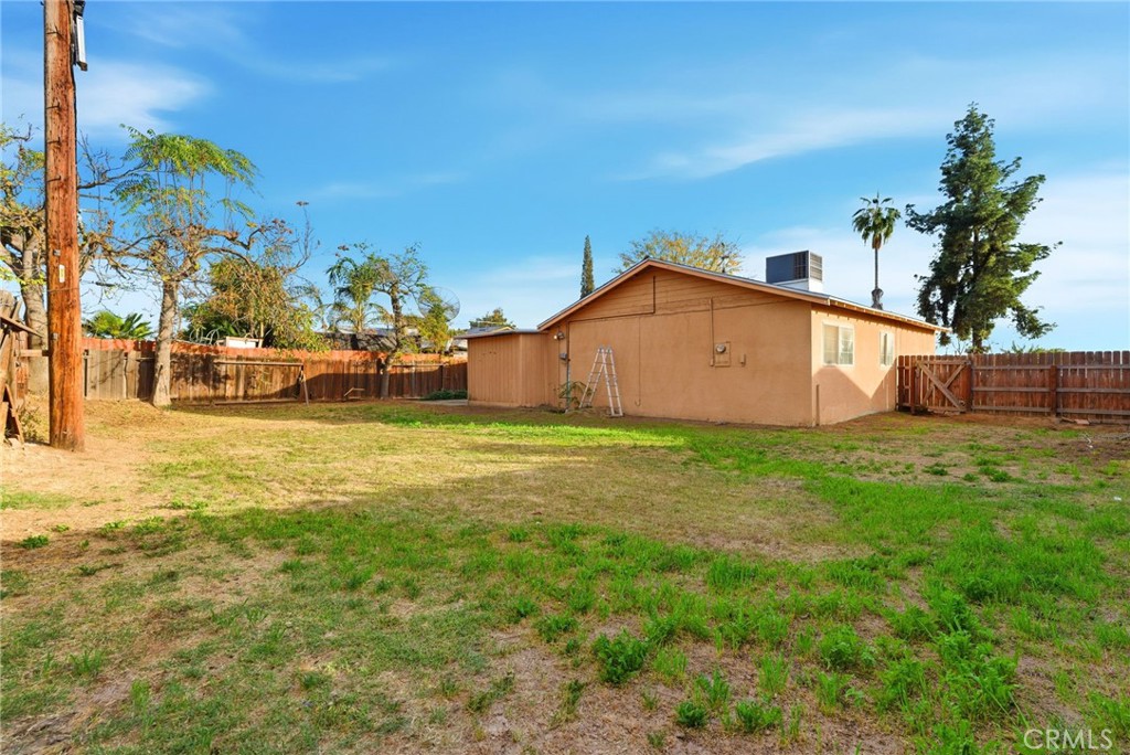 404 San Madina, Hanford, CA 93230
