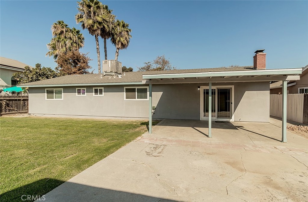 1093 Raymond, Hanford, CA 93230