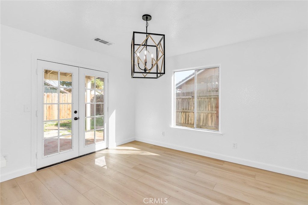 906 Don Medico Dr, Hanford, CA 93230