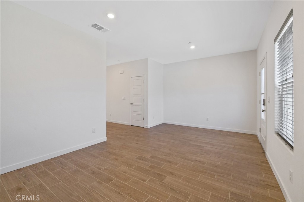 1754 N Aster Lake Rd, Hanford, CA 93230