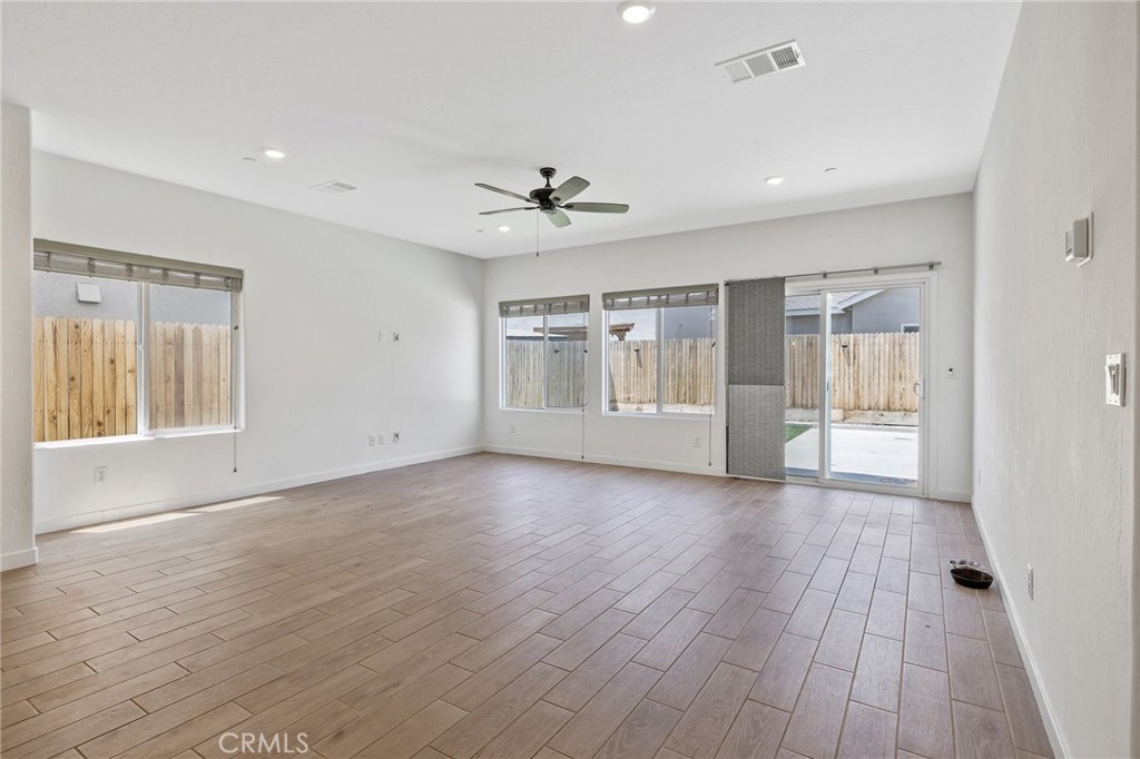 1754 N Aster Lake Rd, Hanford, CA 93230