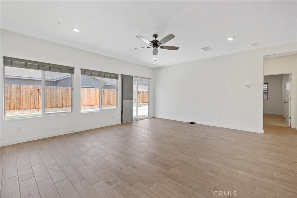 1754 N Aster Lake Rd, Hanford, CA 93230