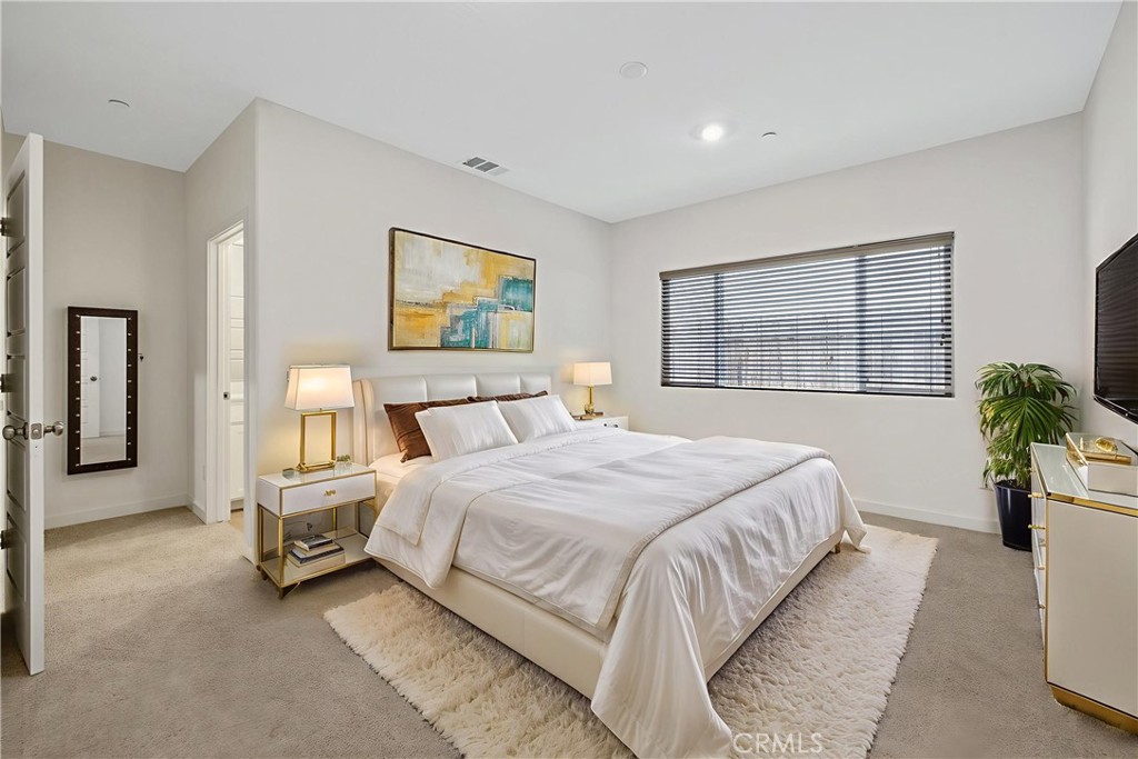 1754 N Aster Lake Rd, Hanford, CA 93230