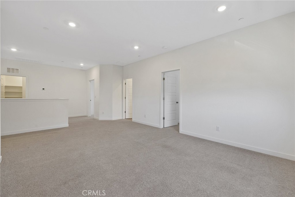 1754 N Aster Lake Rd, Hanford, CA 93230