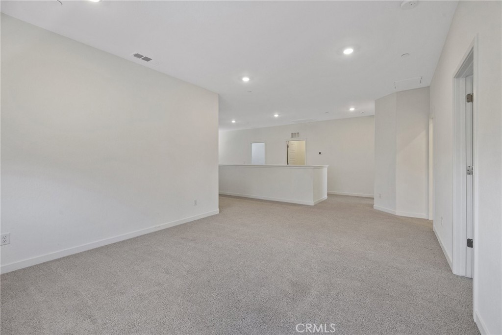 1754 N Aster Lake Rd, Hanford, CA 93230