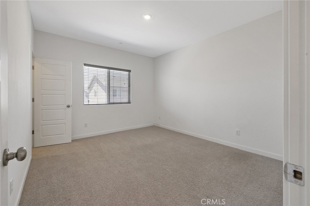 1754 N Aster Lake Rd, Hanford, CA 93230