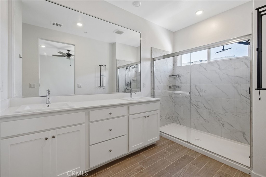 1754 N Aster Lake Rd, Hanford, CA 93230