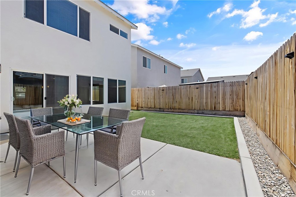 1754 N Aster Lake Rd, Hanford, CA 93230