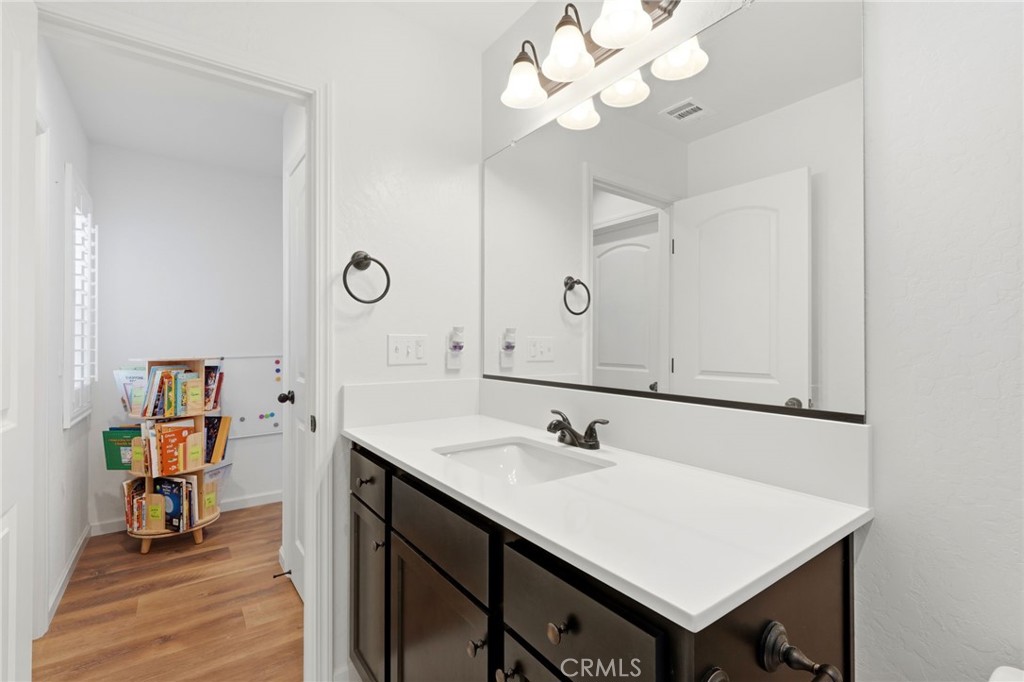 2045 W Chianti Way, Hanford, CA 93230
