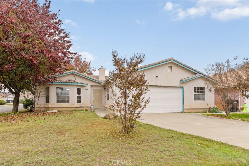 952 Upp Ct, Hanford, CA 93230