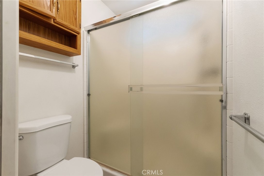 952 Upp Ct, Hanford, CA 93230