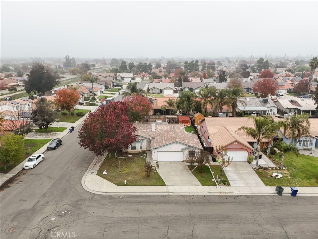 952 Upp Ct, Hanford, CA 93230