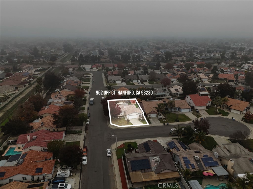 952 Upp Ct, Hanford, CA 93230