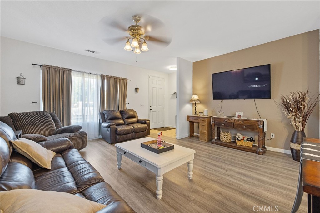 1963 W Merritt, Hanford, CA 93230