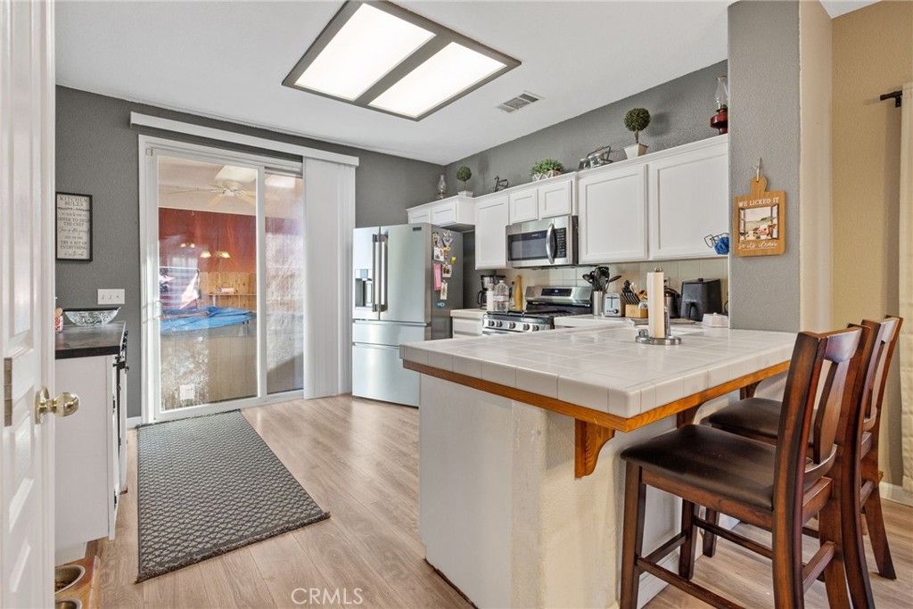 1963 W Merritt, Hanford, CA 93230