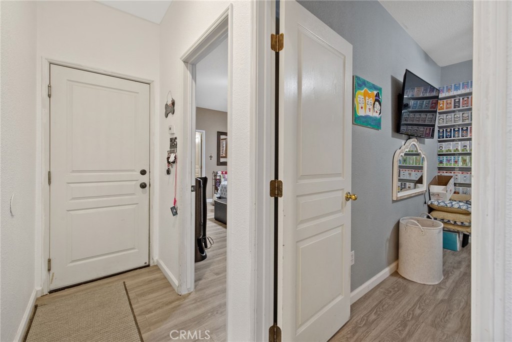 1963 W Merritt, Hanford, CA 93230