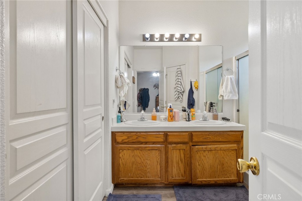 1963 W Merritt, Hanford, CA 93230