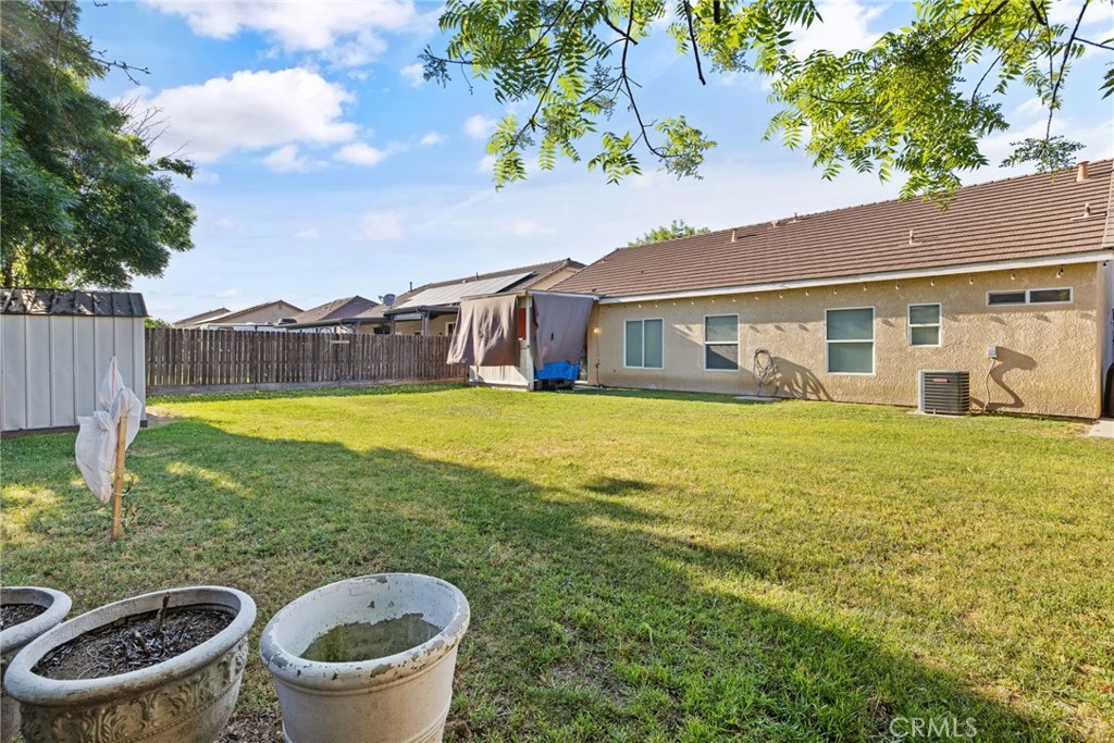 1963 W Merritt, Hanford, CA 93230