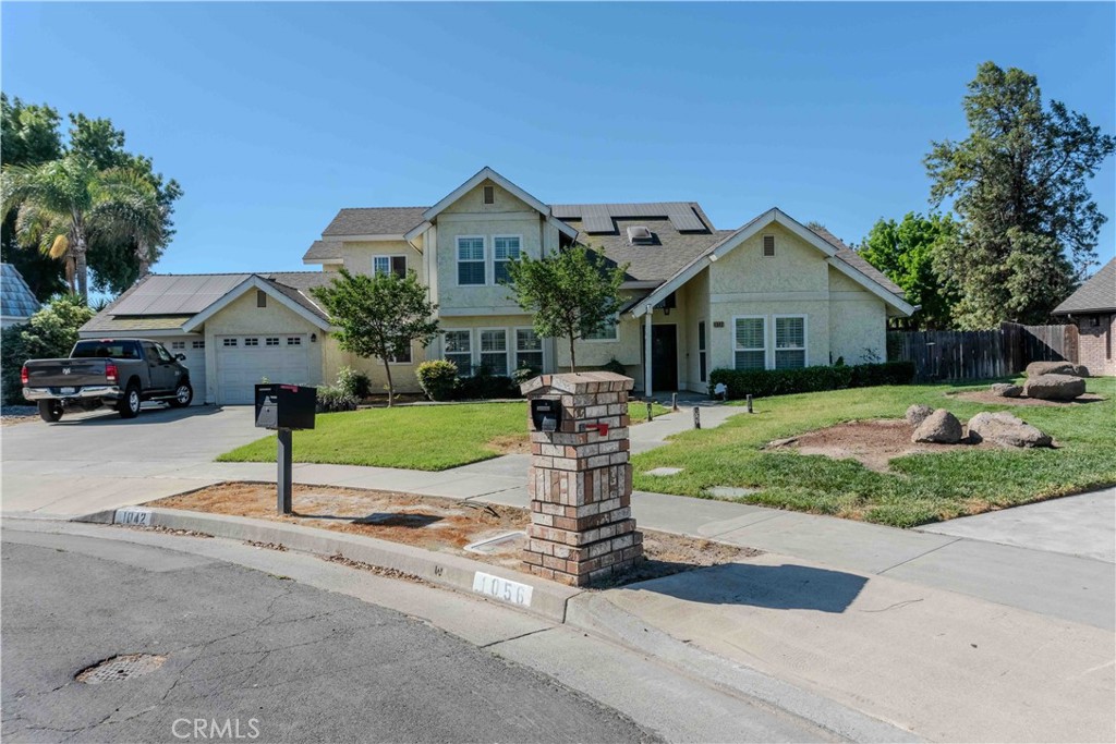 1042 Robinson Ct, Hanford, CA 93230
