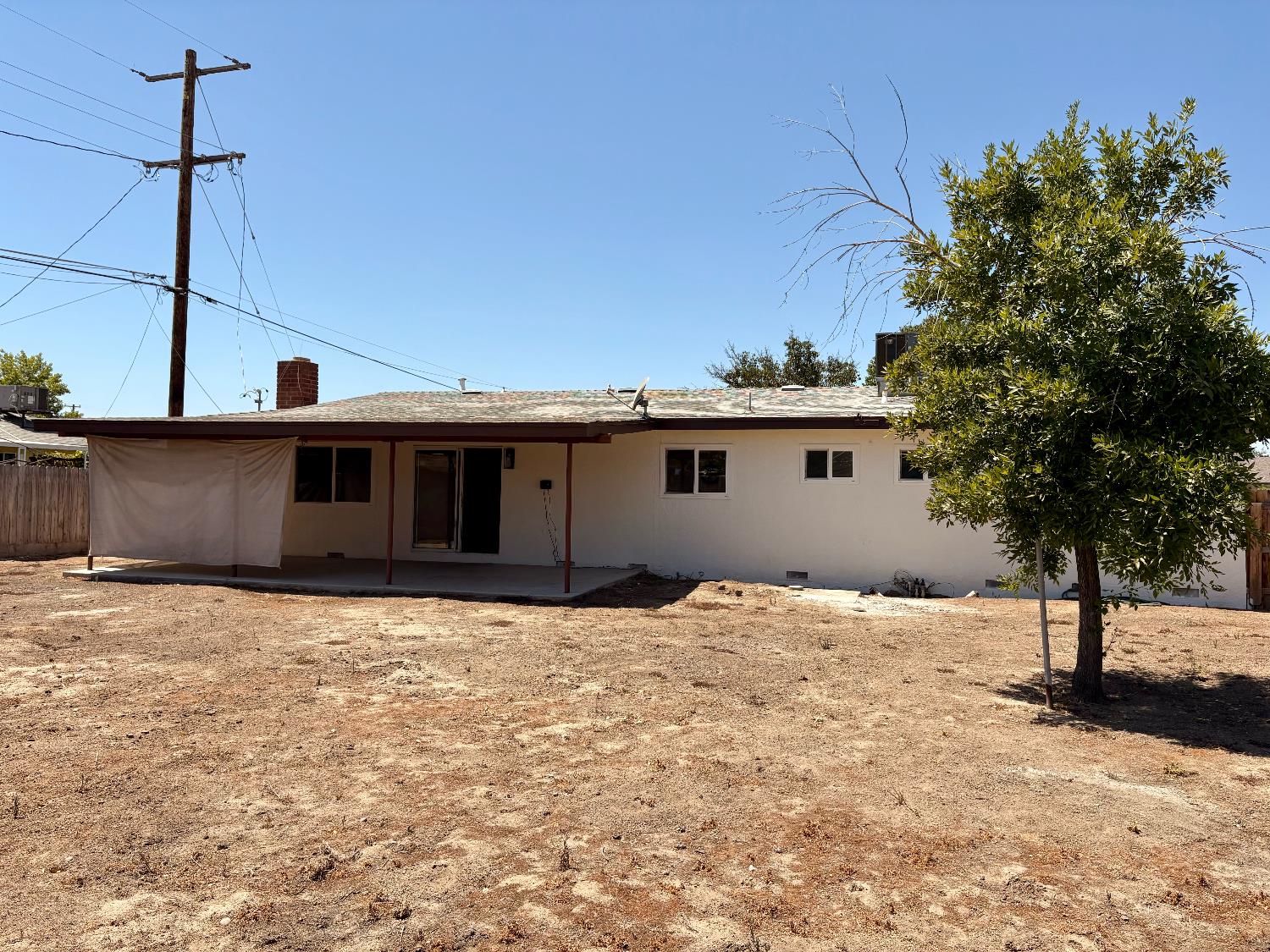 10153 Martin Rd, Hanford, CA 93230