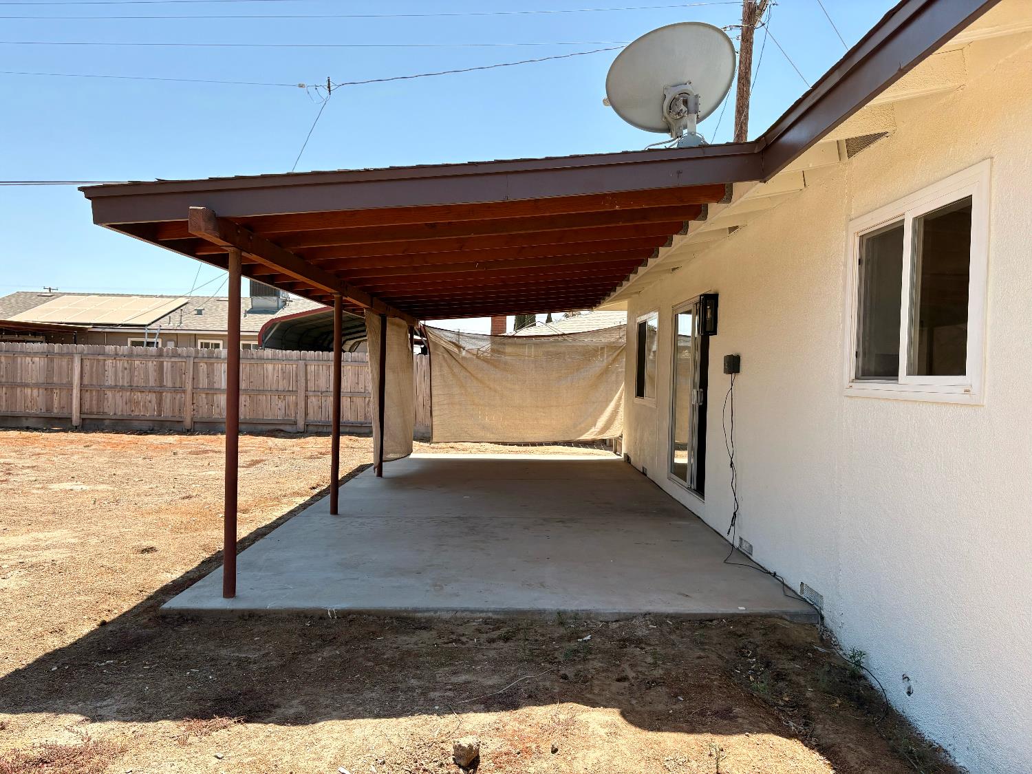 10153 Martin Rd, Hanford, CA 93230