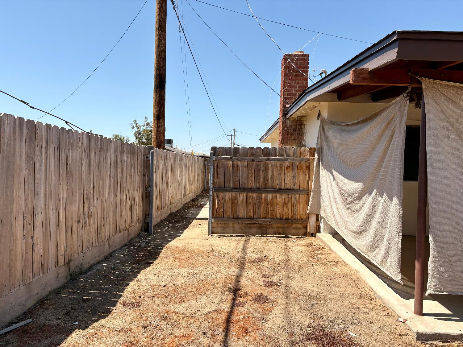 10153 Martin Rd, Hanford, CA 93230
