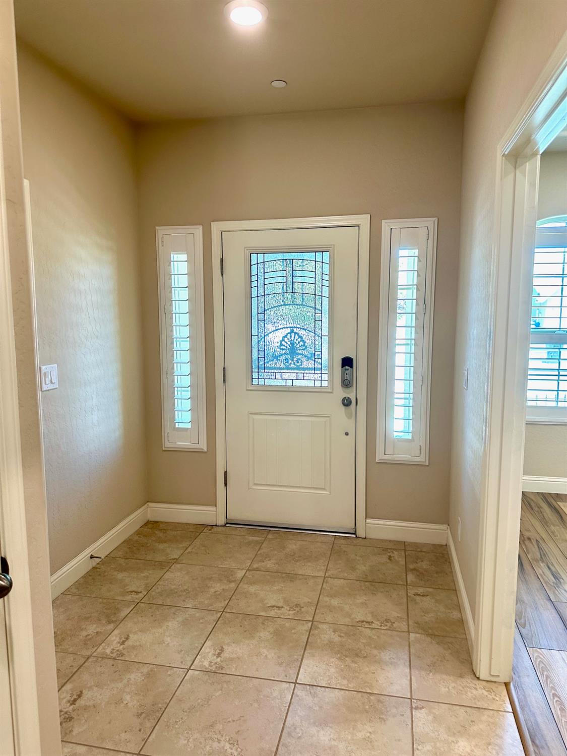 2085 W Bryman St, Hanford, CA 93230