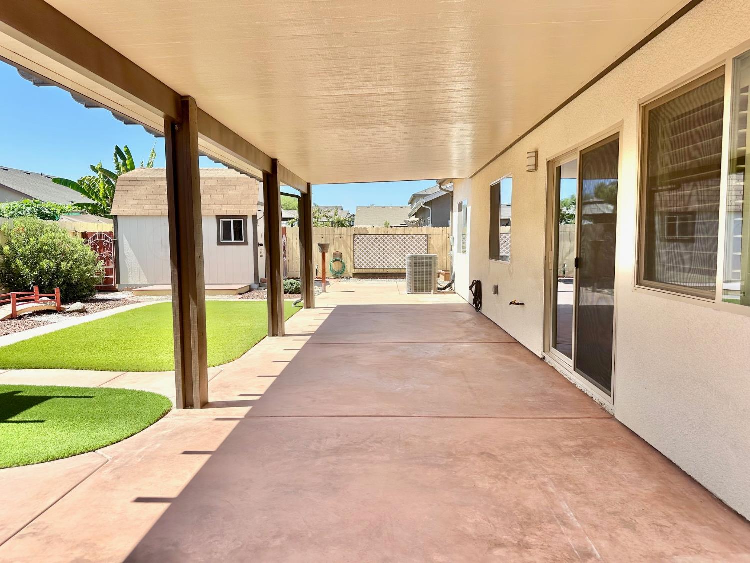 2085 W Bryman St, Hanford, CA 93230