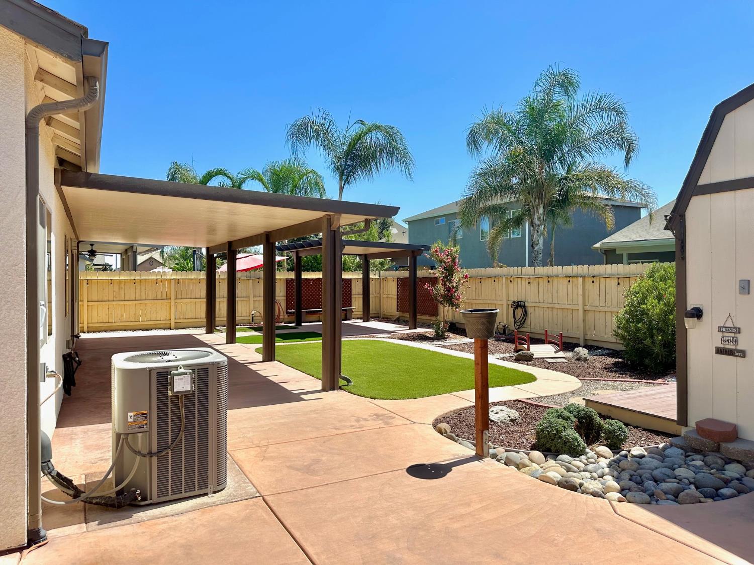 2085 W Bryman St, Hanford, CA 93230