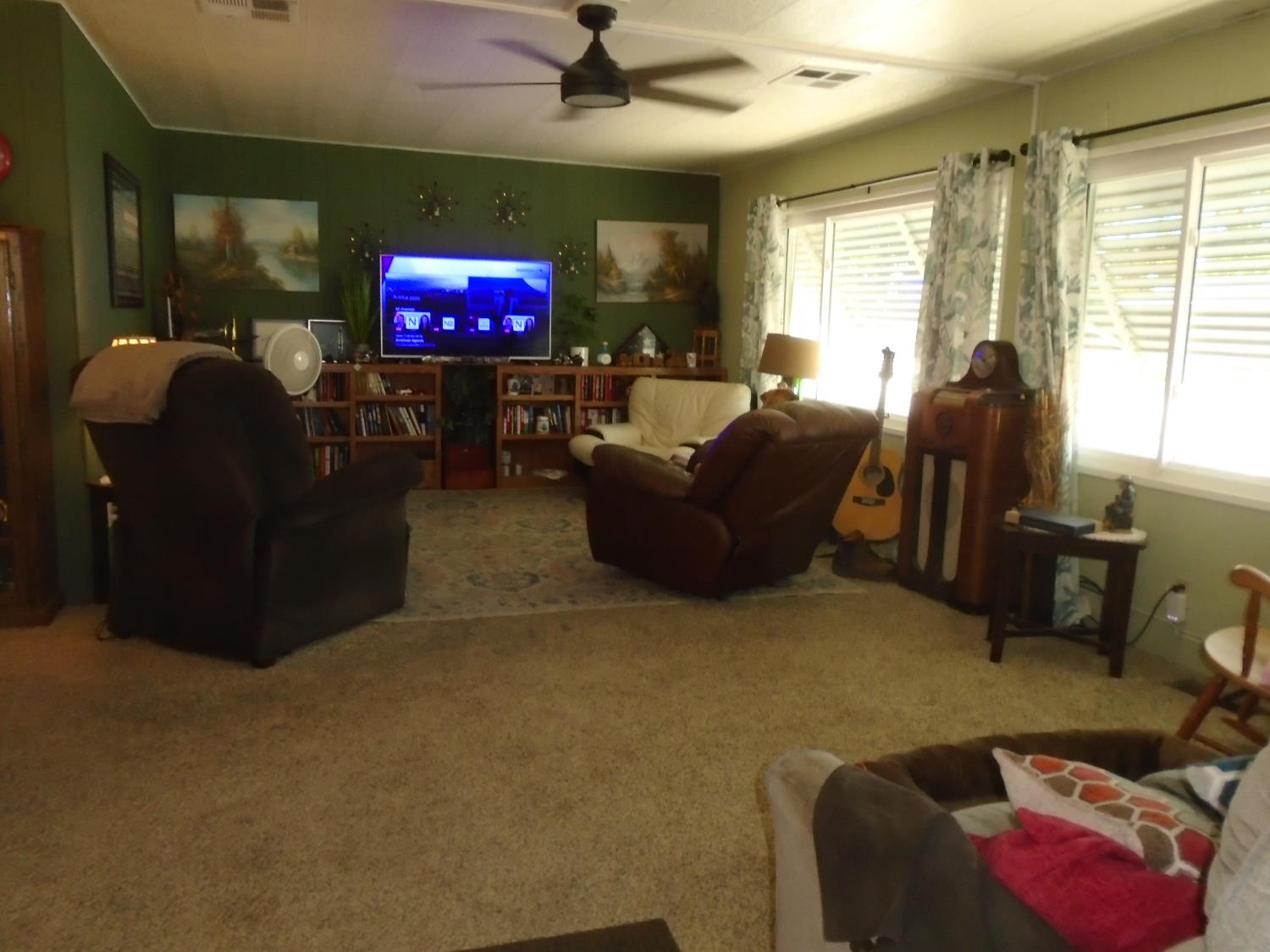 852 #2 E Grangeville Blvd #2, Hanford, CA 93230