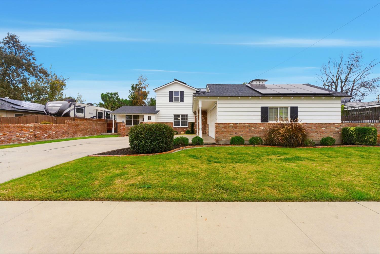 2111 Carter Way, Hanford, CA 93230