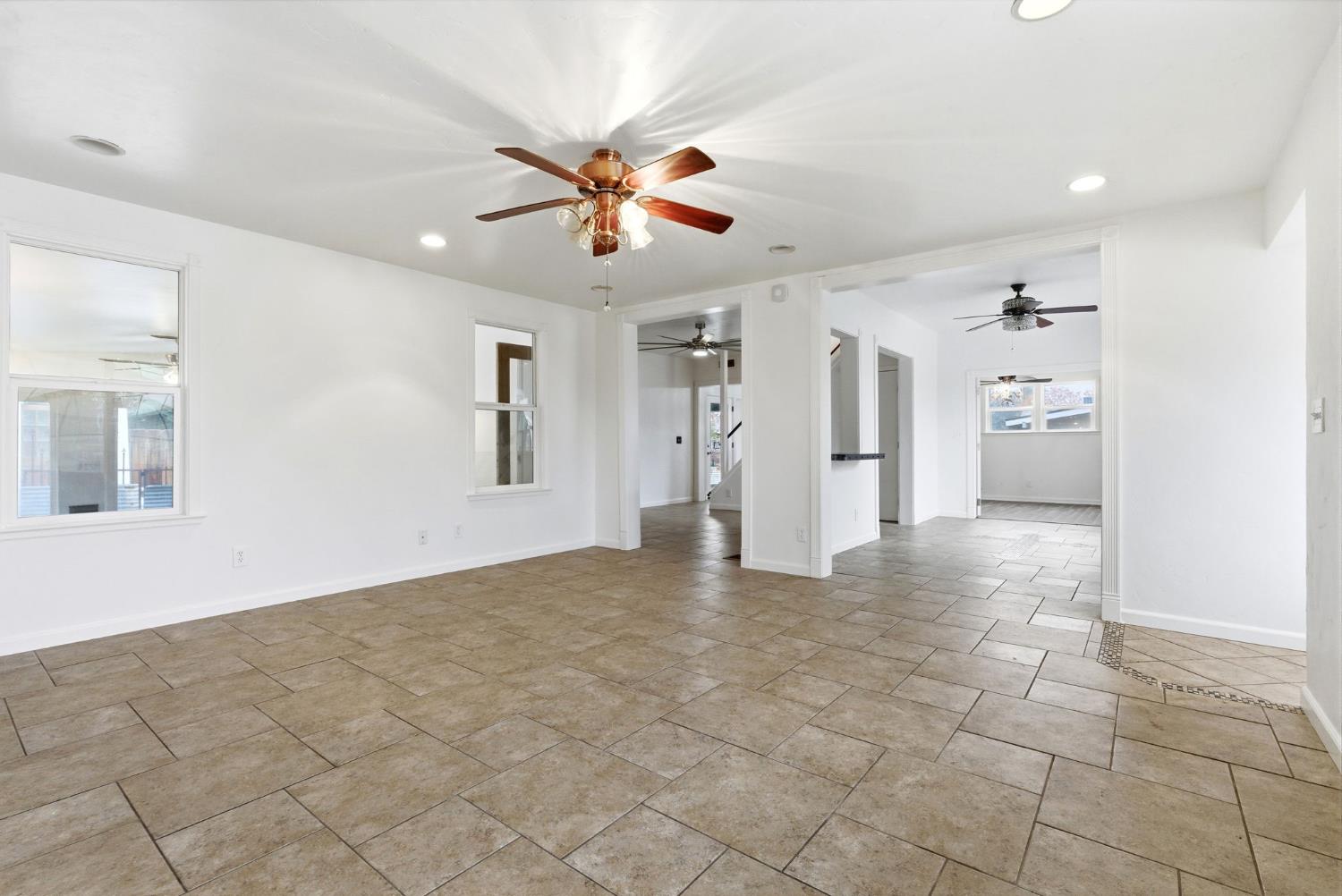 2111 Carter Way, Hanford, CA 93230