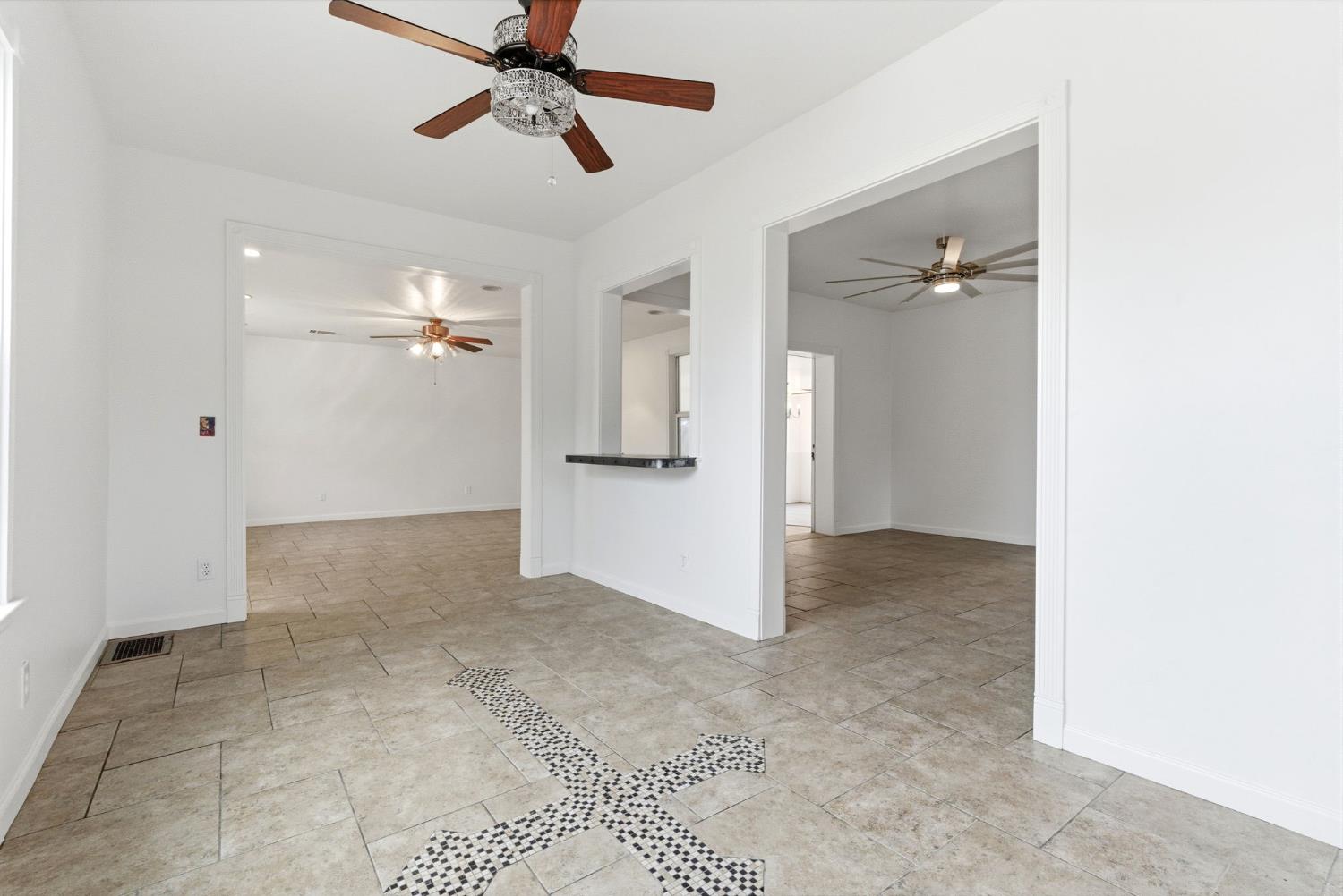 2111 Carter Way, Hanford, CA 93230