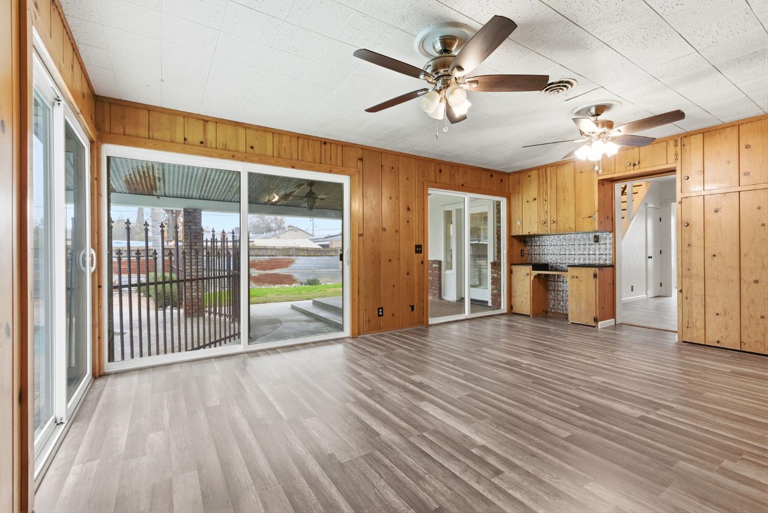 2111 Carter Way, Hanford, CA 93230