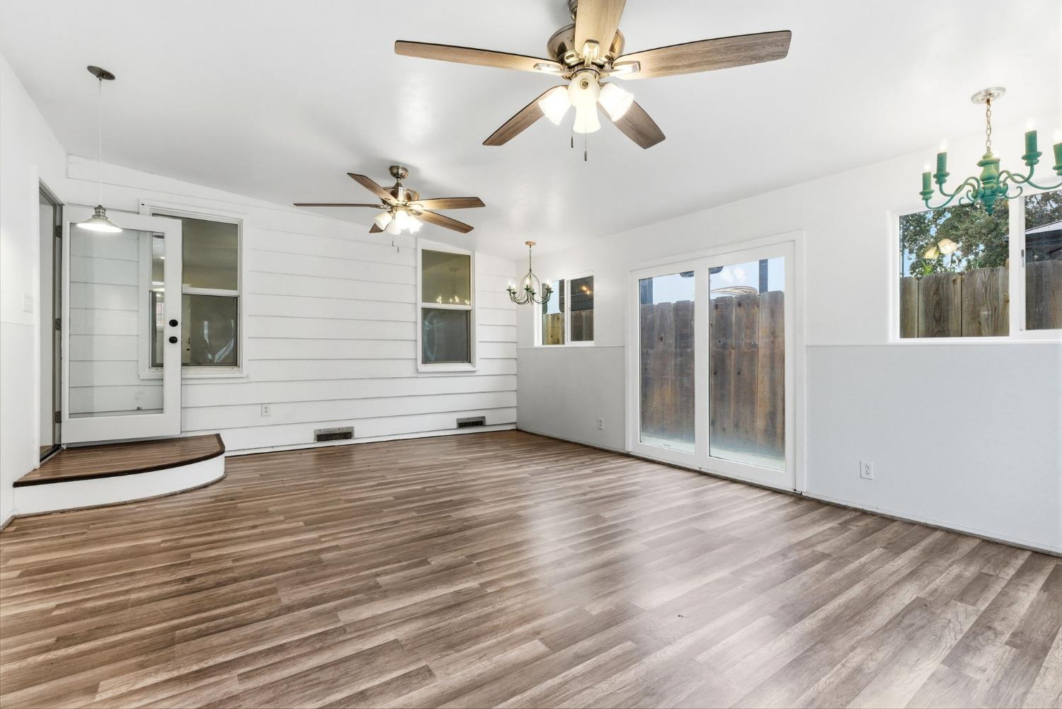 2111 Carter Way, Hanford, CA 93230