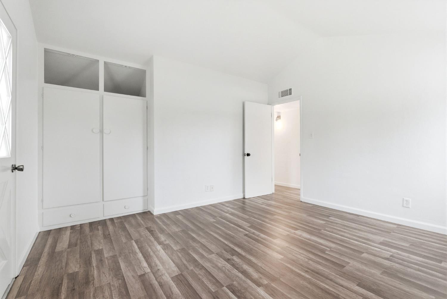 2111 Carter Way, Hanford, CA 93230