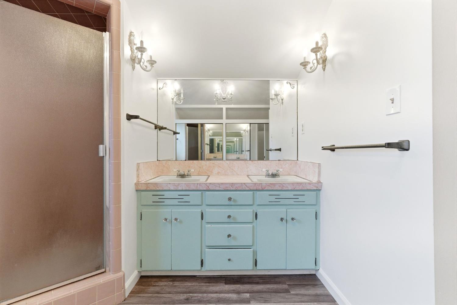 2111 Carter Way, Hanford, CA 93230