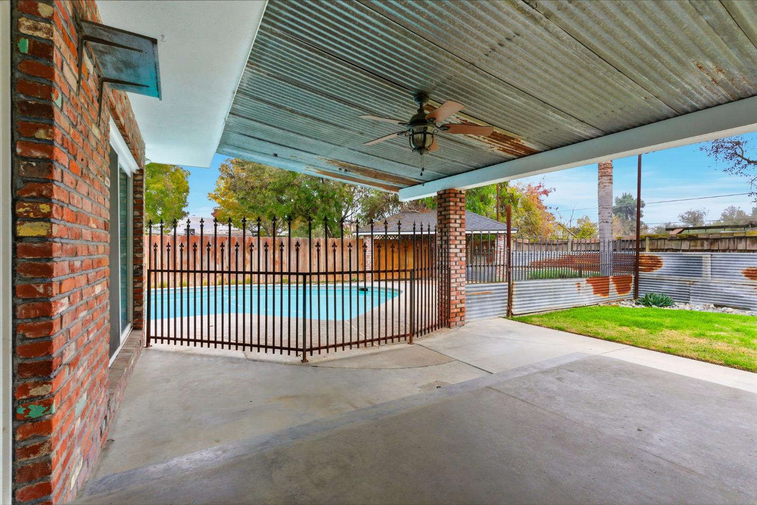 2111 Carter Way, Hanford, CA 93230