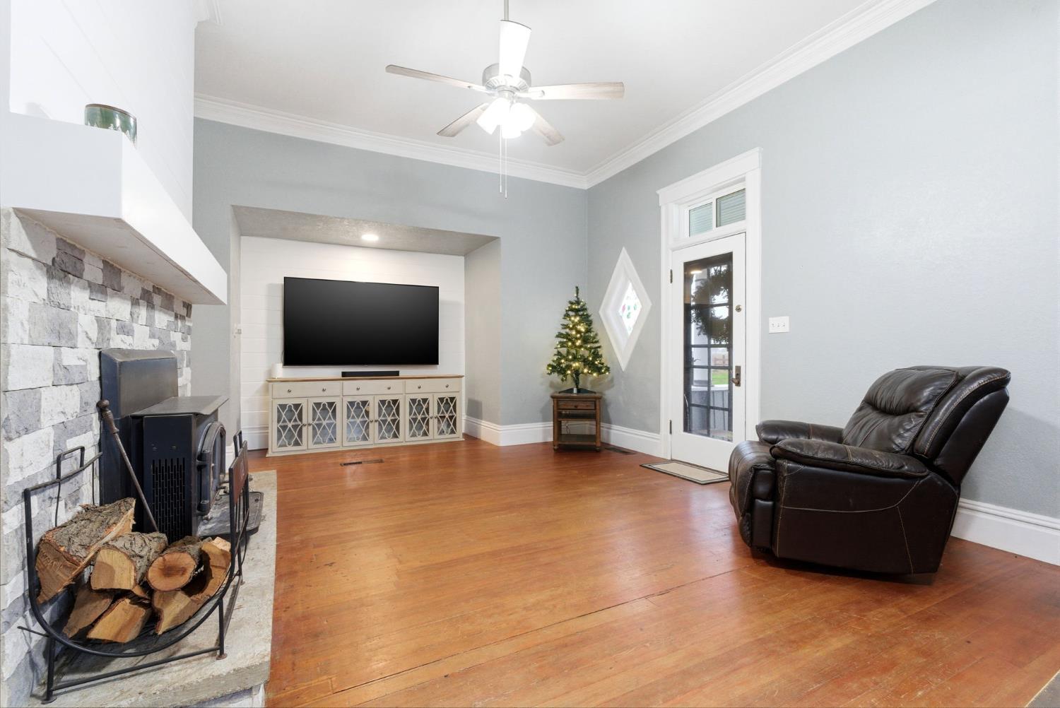 9547 Iona, Hanford, CA 93230