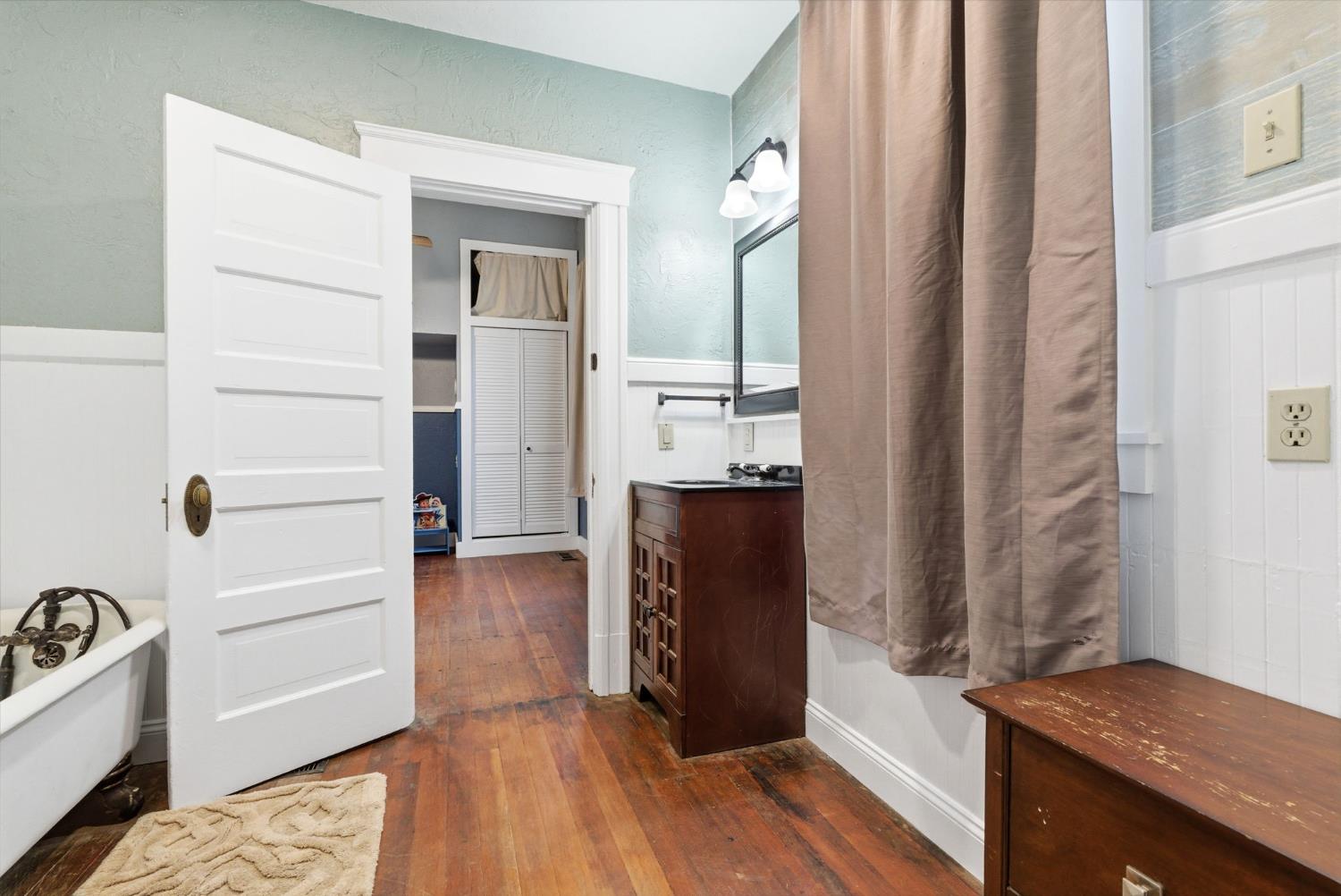 9547 Iona, Hanford, CA 93230