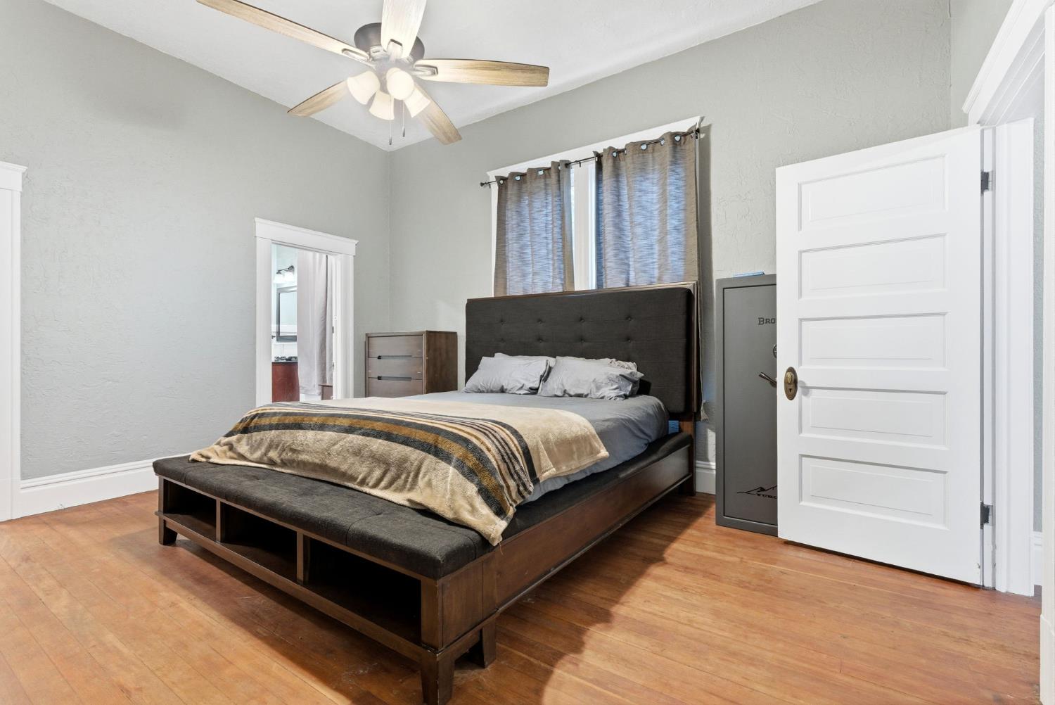 9547 Iona, Hanford, CA 93230