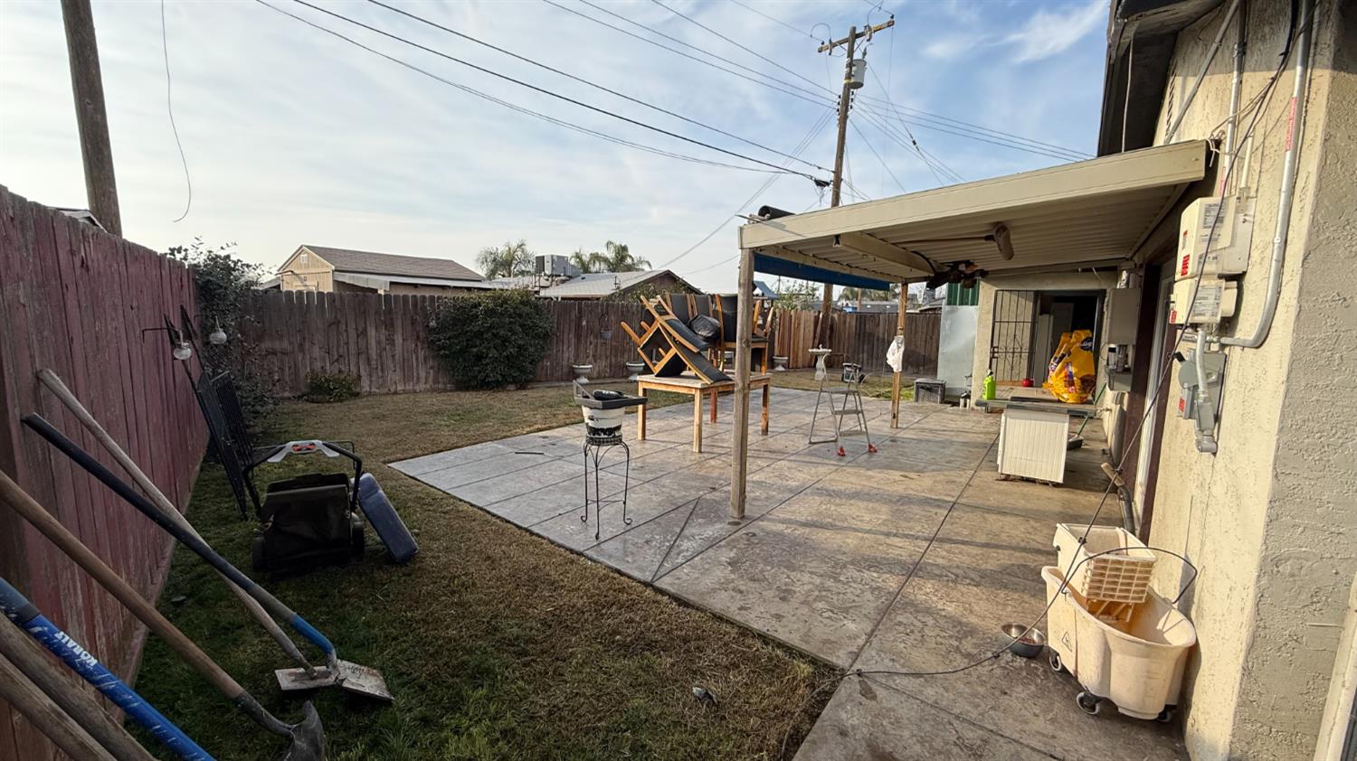 1415 Hayden Ave, Hanford, CA 93230