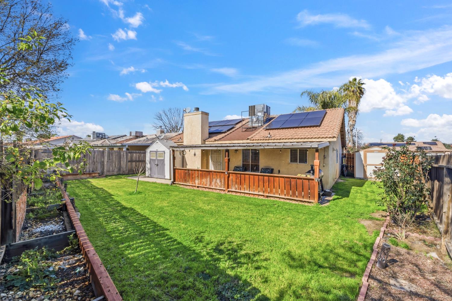 921 Don Medico Dr, Hanford, CA 93230